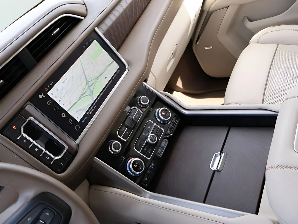 Used 2023 White Frost Tricoat GMC Denali image 20