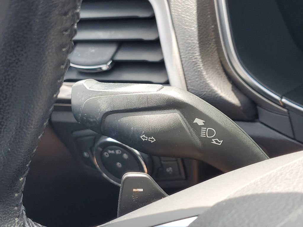 Used 2017 Red Ford SE image 21