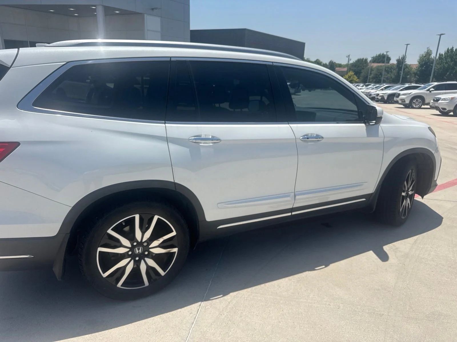 Used 2020 White Honda Touring image 3