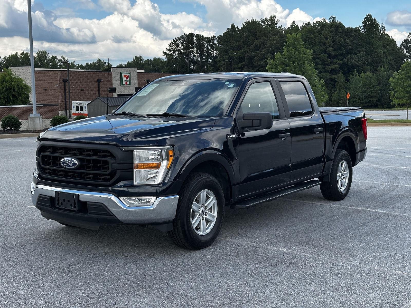 Used 2022 Antimatter Blue Metallic Ford XL image 5