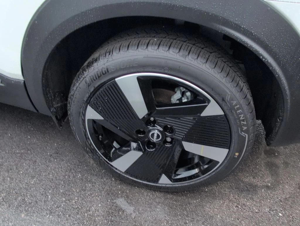 New 2025 Aspen White TriCoat Nissan SR image 7