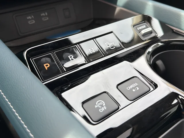 New 2026 Everest White Pearl TriCoat / Super Black Two-tone Nissan Platinum image 21