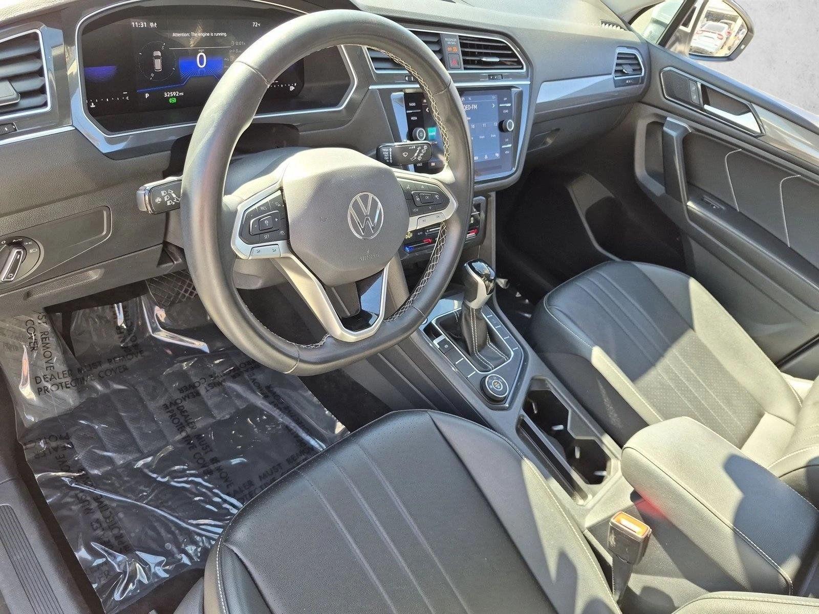 Used 2024 White Volkswagen SE image 10