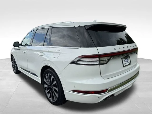 Used 2020 White Lincoln Black Label Grand Touring image 5