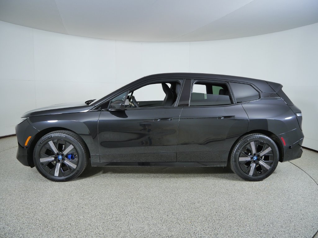 Used 2024 Black BMW xDrive50 image 16