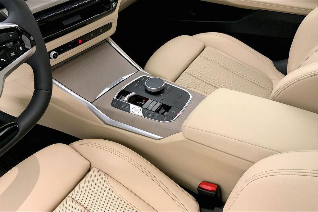 Used 2025 Mineral White Metallic BMW  image 22