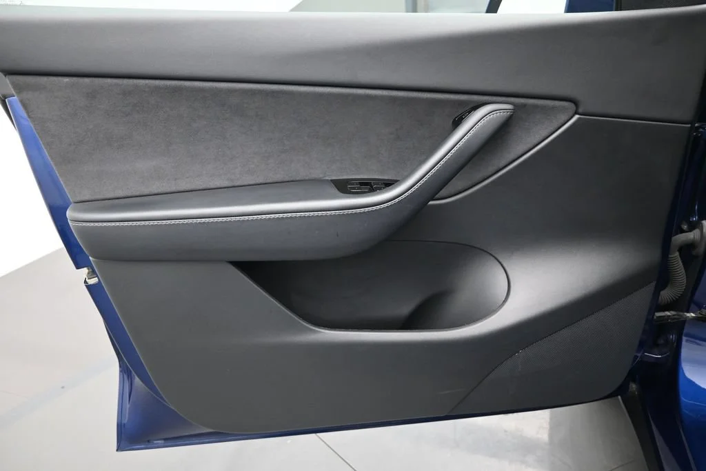Used 2021 Blue Tesla Long Range image 9
