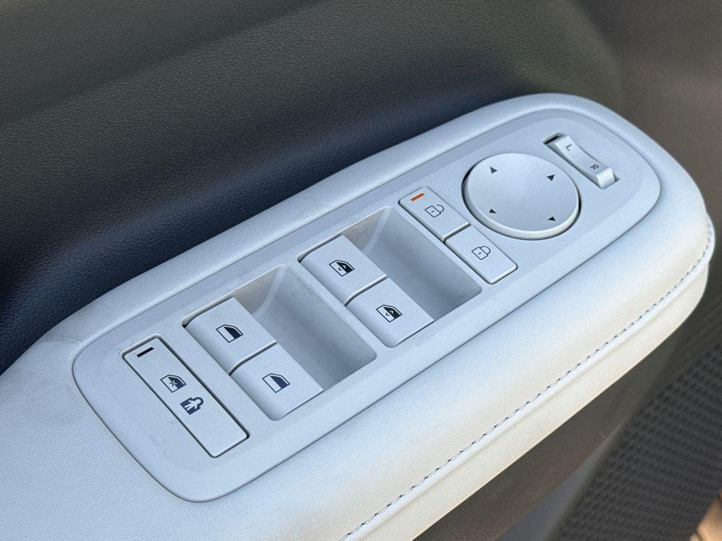 New 2026 Gray Hyundai SEL FWD image 21