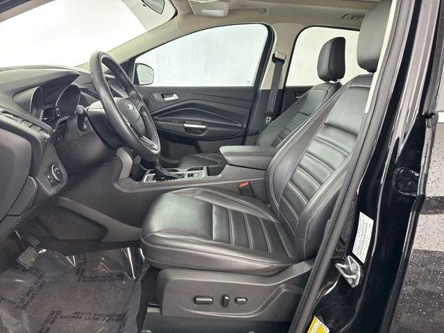 Used 2019 Black Ford SEL image 21