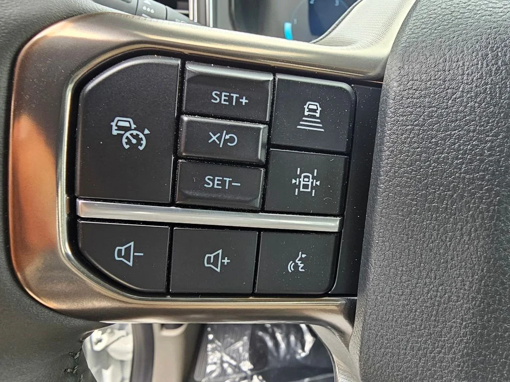 New 2026 Star White Metallic Tri-Coat Ford F-350® Platinum® image 23