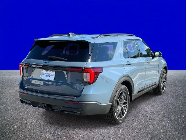 New 2026 Vapor Blue Metallic Ford ST-Line image 3