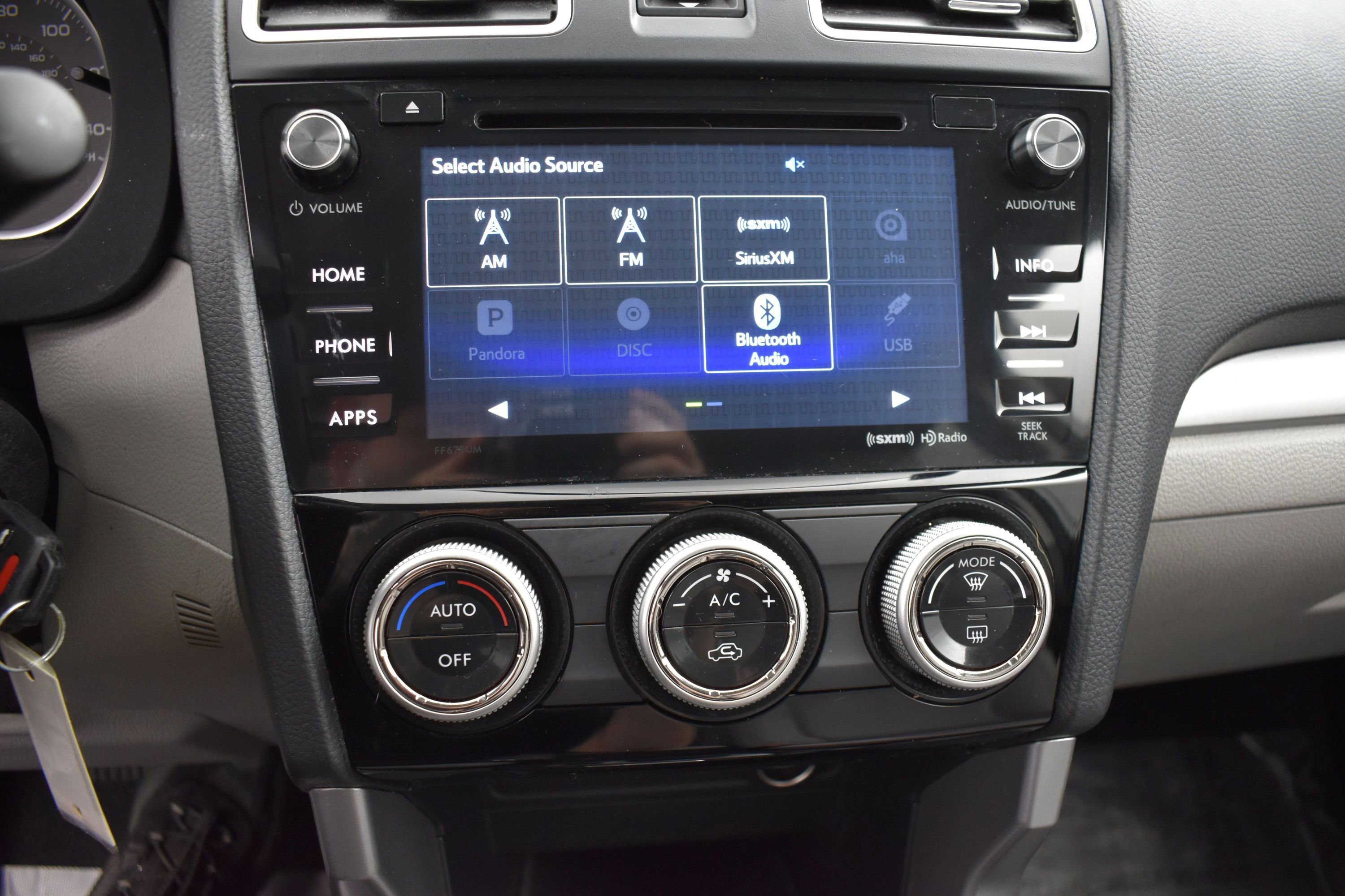 Used 2018 Jasmine Green Metallic Subaru Premium image 9