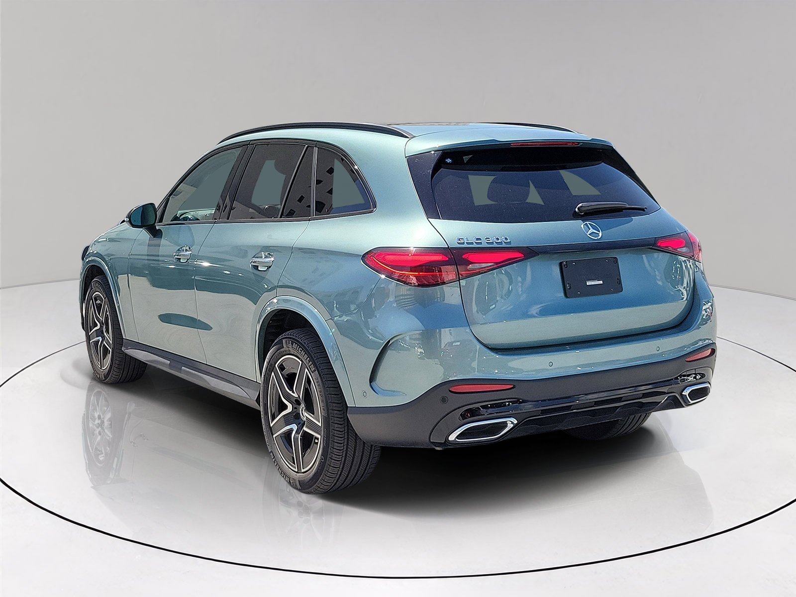 Certified Used 2026 Verde Silver Metallic Mercedes-Benz GLC 300 image 4
