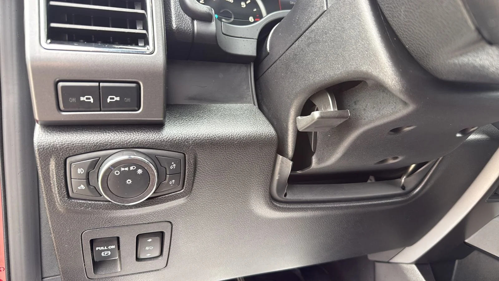 Used 2019 Red Ford XLT image 17