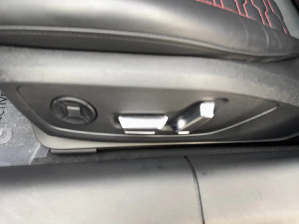 Used 2022  Audi 4.2 image 29