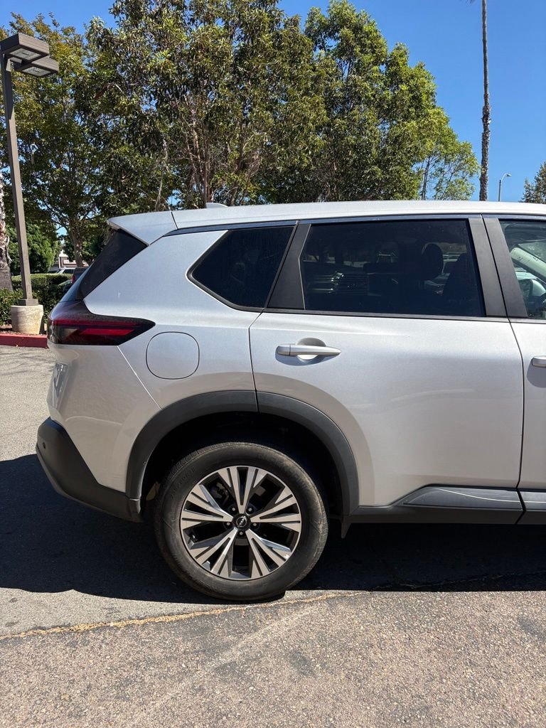 Used 2023 Silver Nissan SV image 17