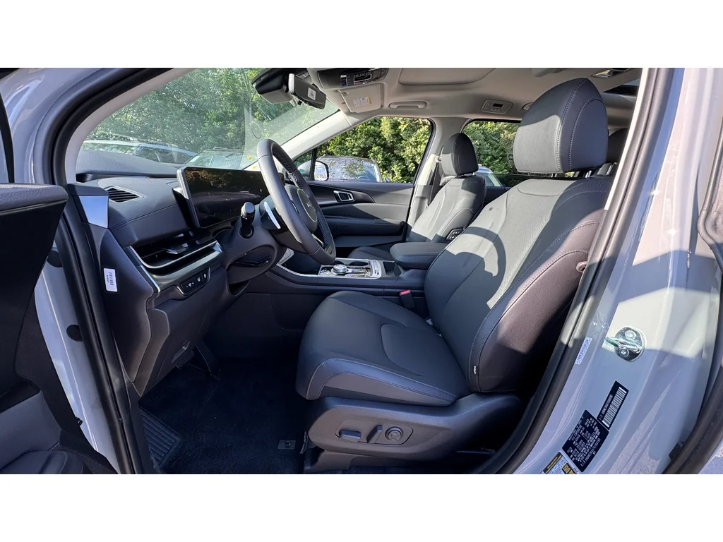 New 2026 Ceramic Silver Kia SX Prestige image 6