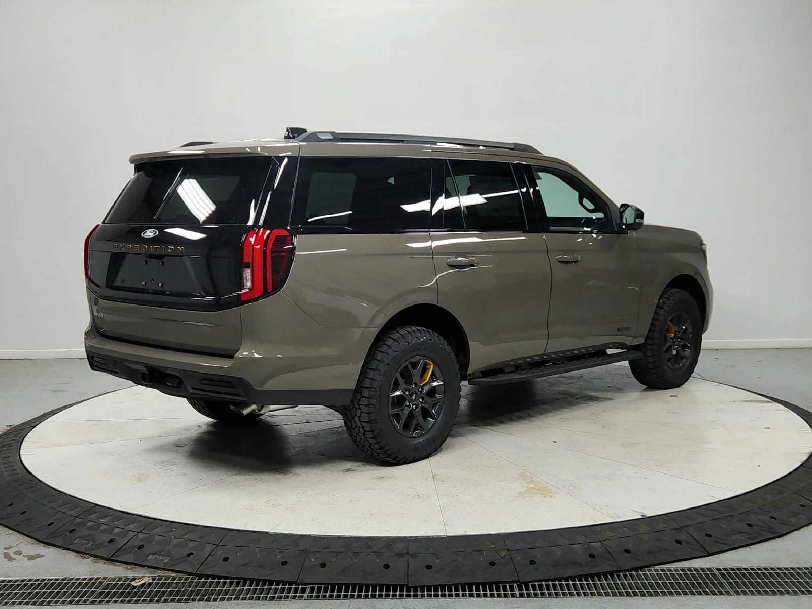 New 2027 Gray Ford Tremor image 8
