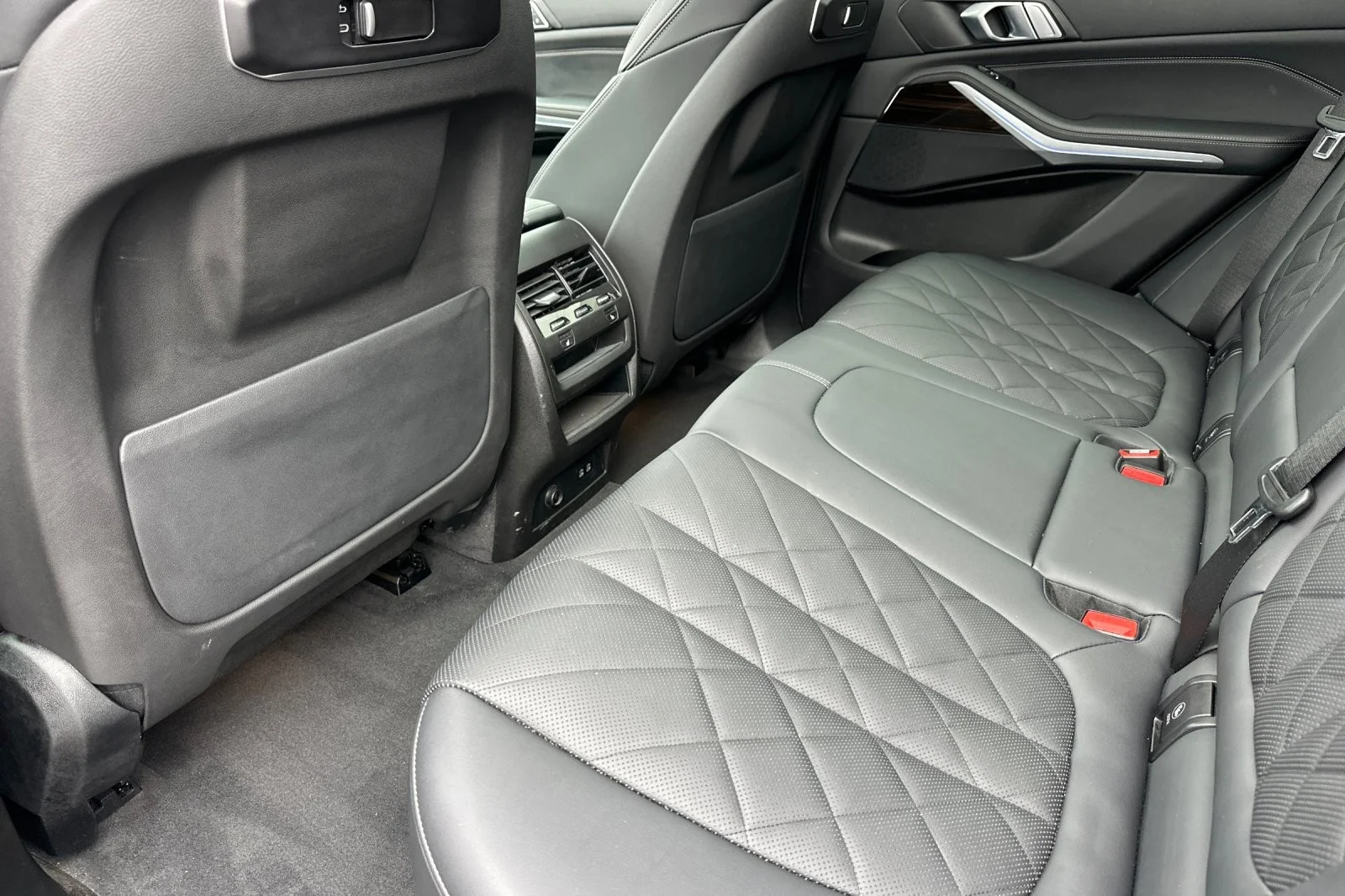 Used 2024 Manhattan Green Metallic BMW xDrive50e image 11