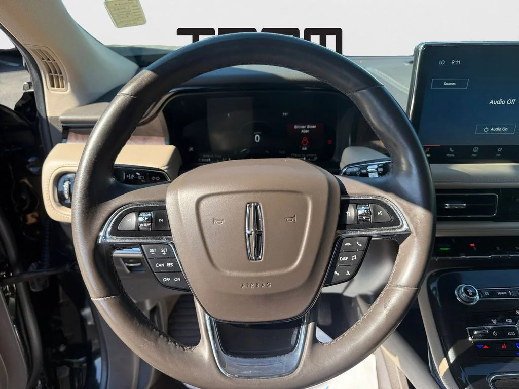 Used 2023 Black Lincoln Reserve image 17
