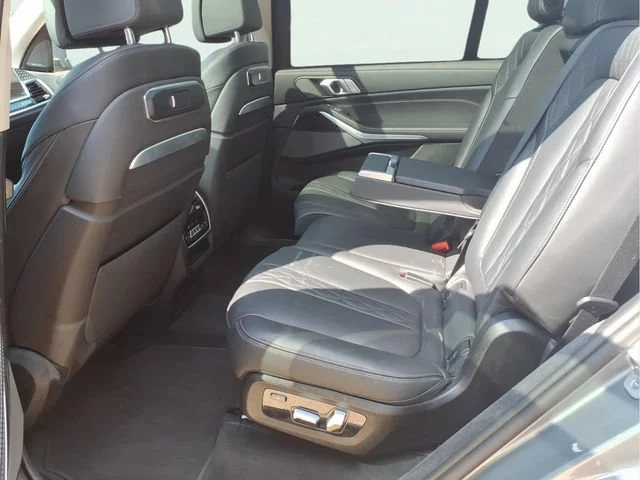 Used 2025  BMW xDrive40i image 19