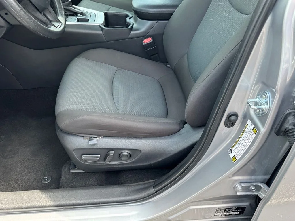 Used 2025 Silver Toyota XLE image 8