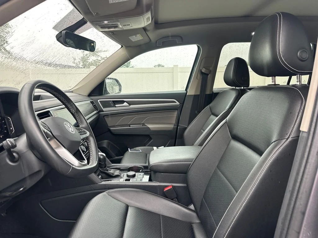 Used 2023 Gray Volkswagen 2.0T SE w/Technology image 40