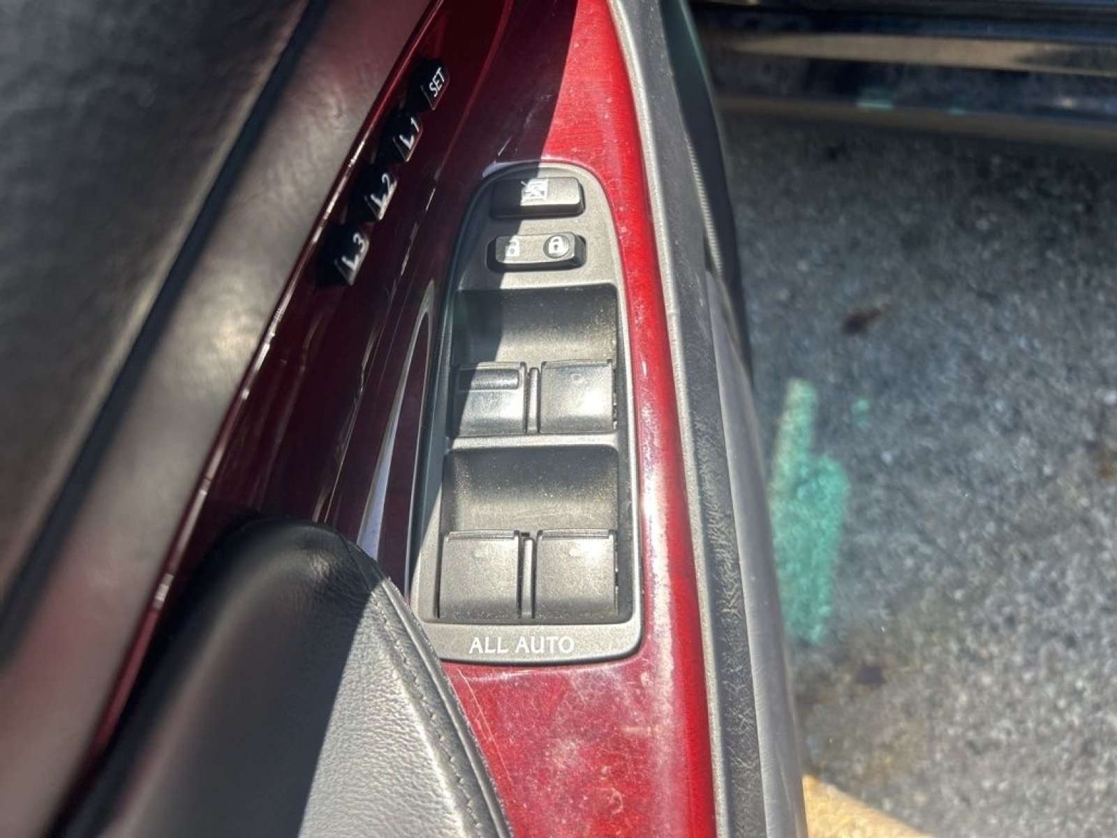 Used 2009 Obsidian Lexus 350 image 8