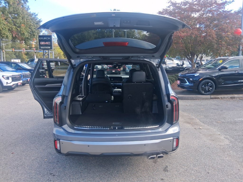 Certified Used 2023 Silver Kia SX X-Line image 24