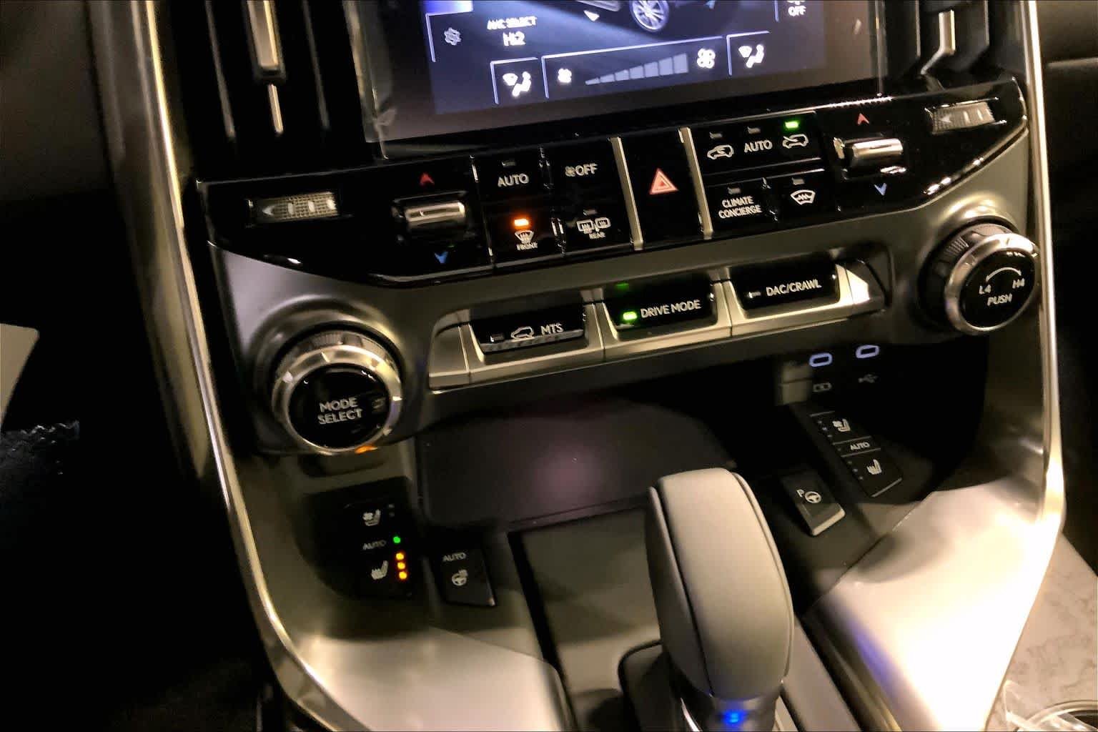 2026 Lexus LX 700h Luxury - Photo 19