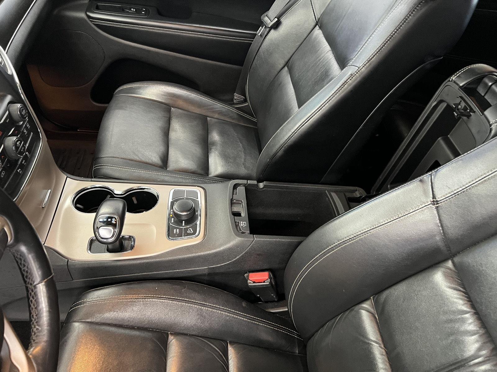 Used 2015 Billet Silver Metallic Clearcoat Jeep Limited image 18