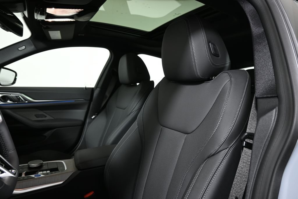 Used 2026 Gray BMW xDrive40 image 16