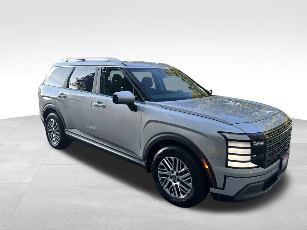 Used 2026 Silver Hyundai SEL Premium image 8