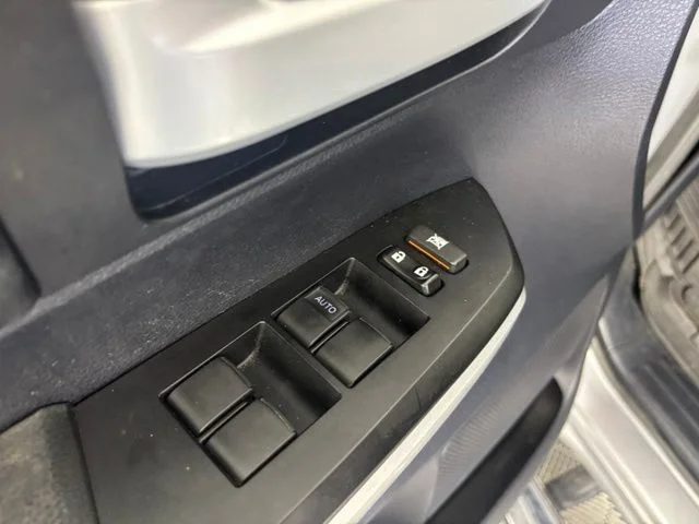 Used 2015 Silver Toyota SR5 image 18