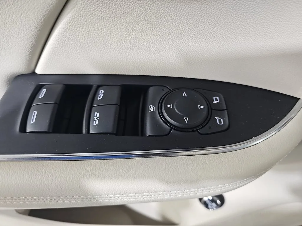 Used 2023 SAPPHIRE METALLIC Buick Preferred image 34