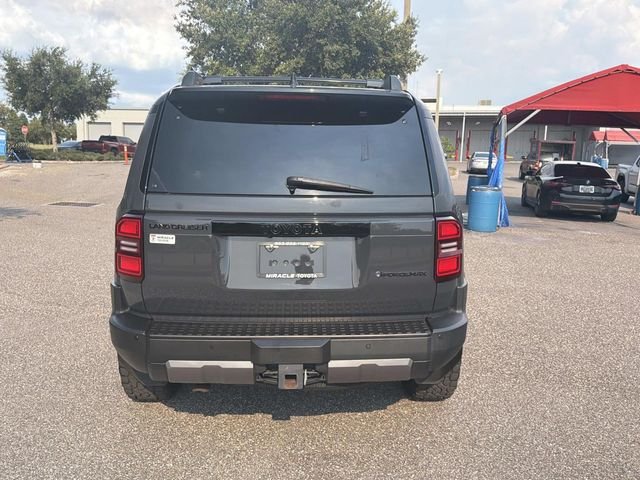 Used 2025  Toyota Base image 5