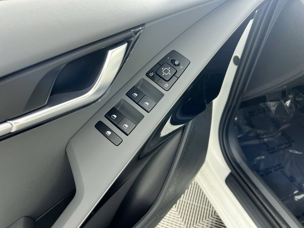 New 2026 Snow White Pearl Kia EX image 15