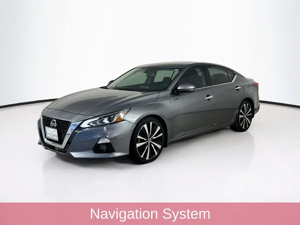 Used 2019 Gray Nissan 2.5 Platinum image 3