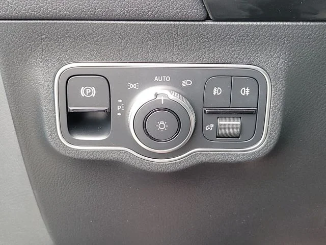Used 2026 Gray Mercedes-Benz GLA 250 image 27
