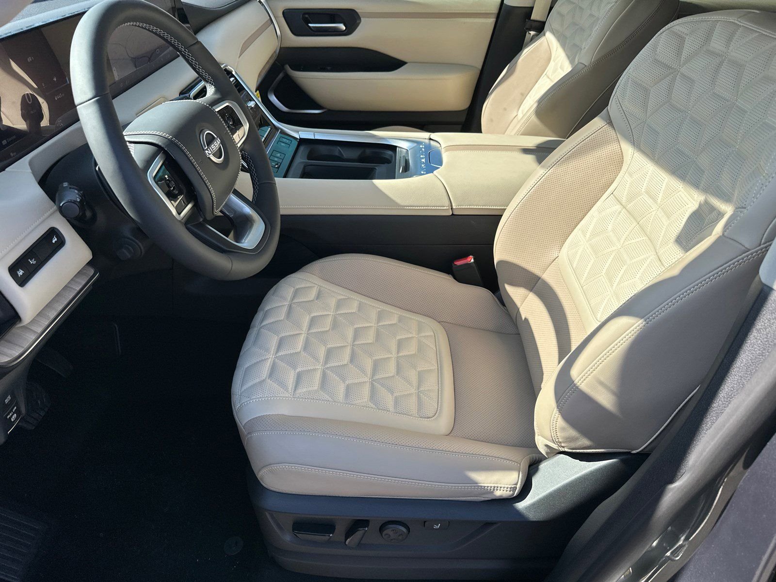 New 2026 White Nissan Platinum Reserve image 9