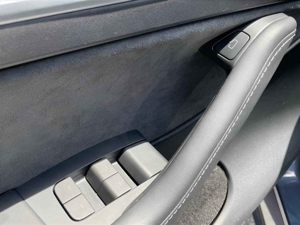 Used 2023  TESLA  image 19