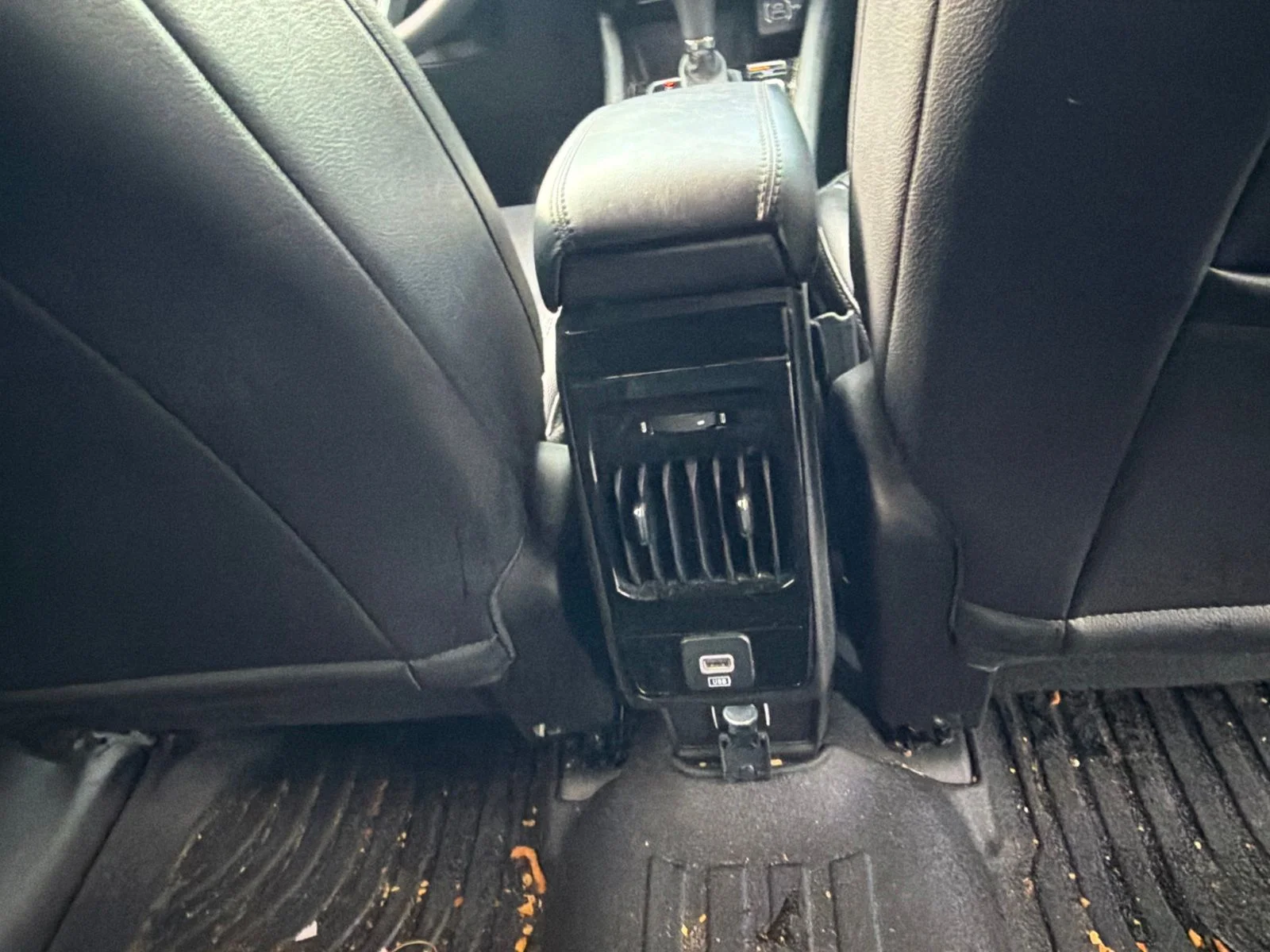 Certified Used 2025 White Jeep Latitude image 12