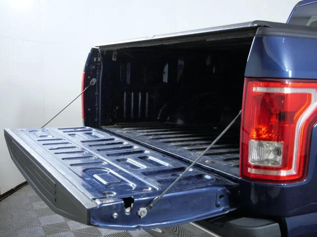 Used 2016 Blue Ford XLT image 9