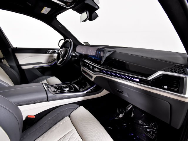 Used 2025 Gray BMW M60i image 35