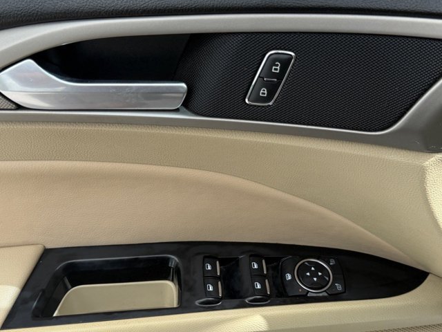 Used 2013 White Ford SE image 12