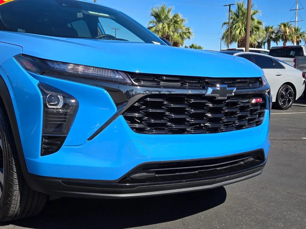 Used 2024 Fountain Blue Chevrolet 1RS image 8
