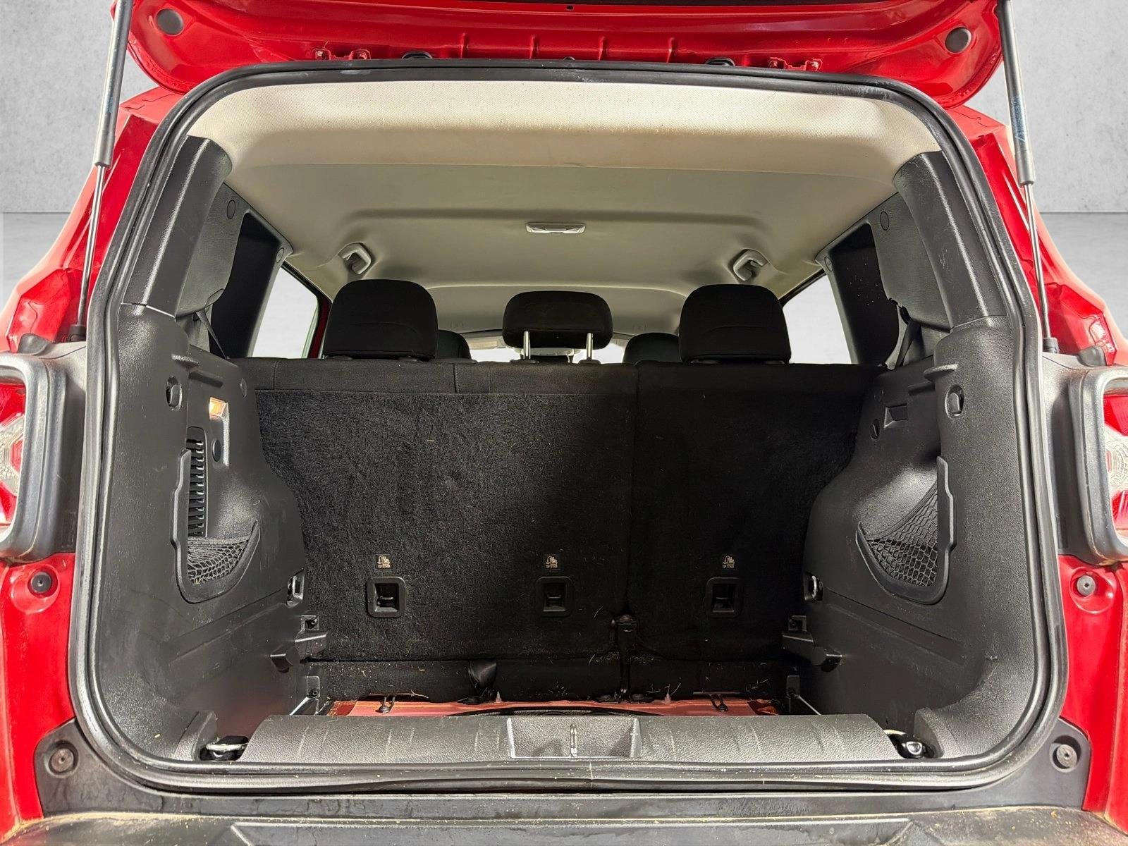 Used 2020 Colorado Red Clearcoat Jeep Latitude image 18