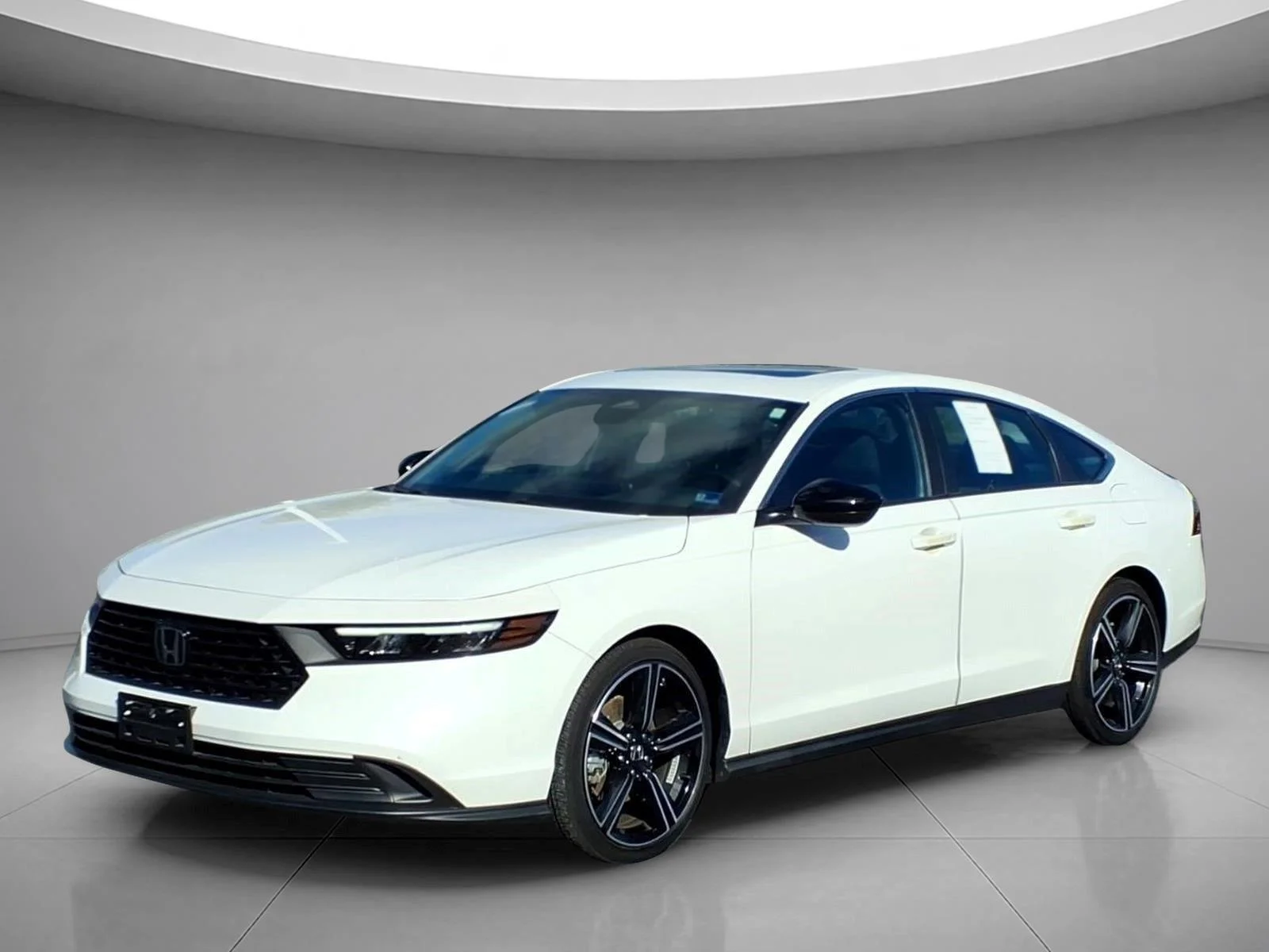 Used 2025 Platinum White Pearl Honda Sport image 1