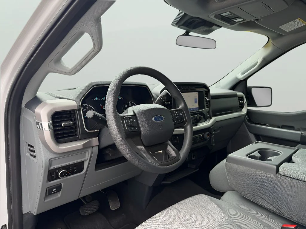 Used 2023 Oxford White Ford XLT image 22