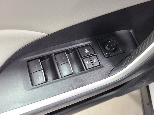Certified Used 2024 Pearl Toyota XLE Premium image 24